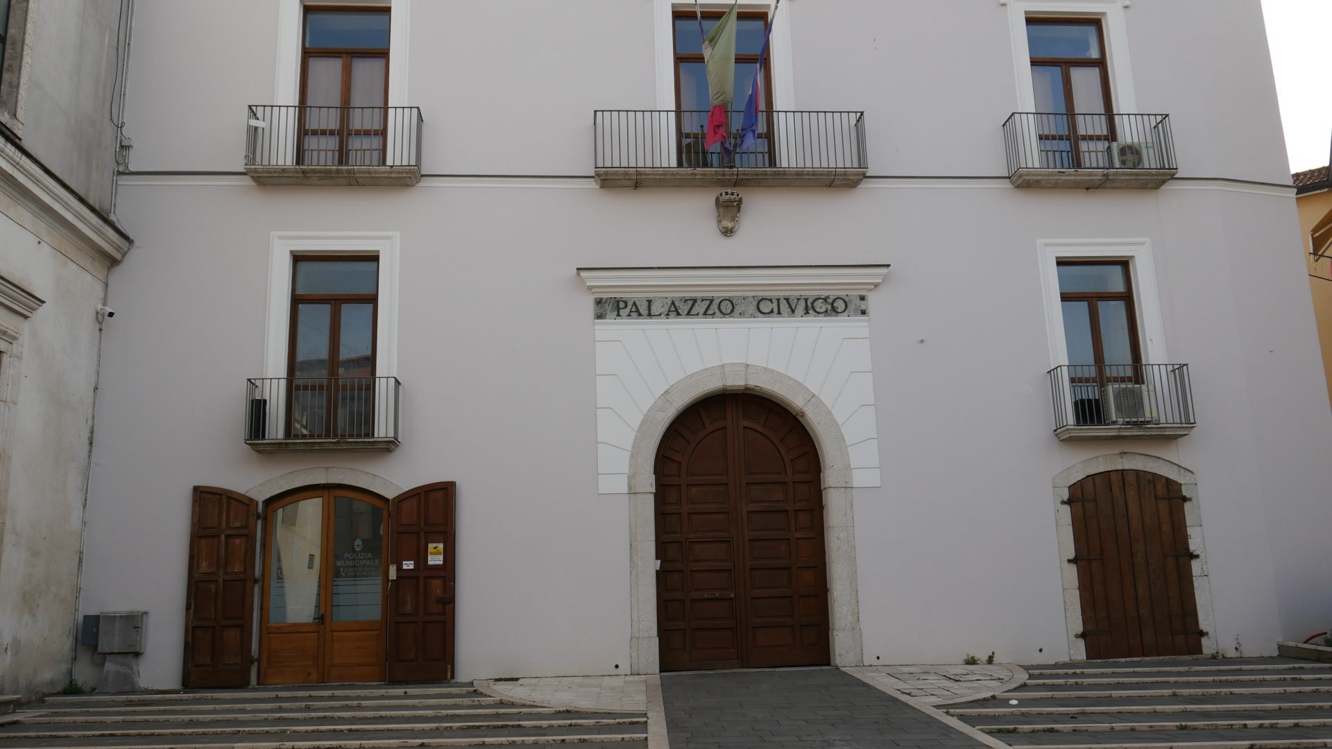 Image default