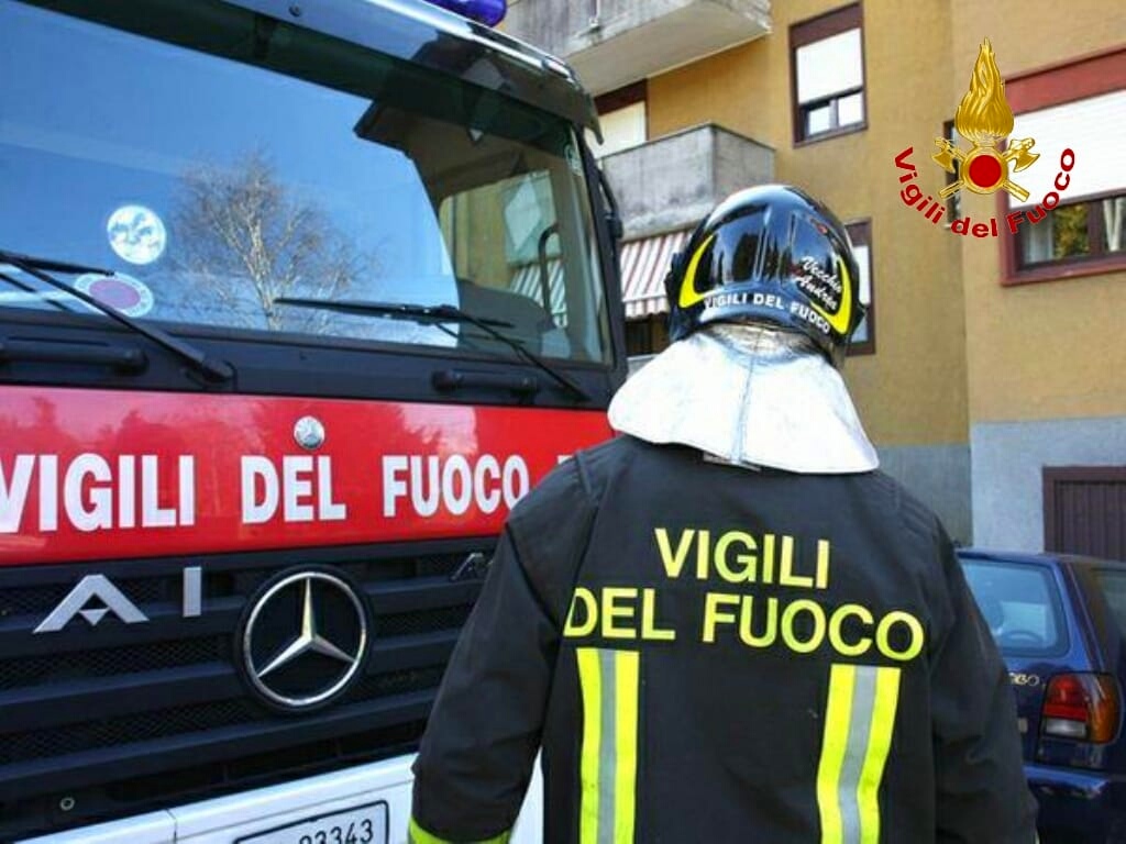 Image default